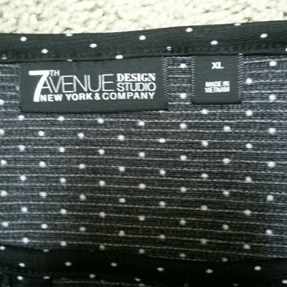 New York & Co.Top, EUC - Picture 3 of 5